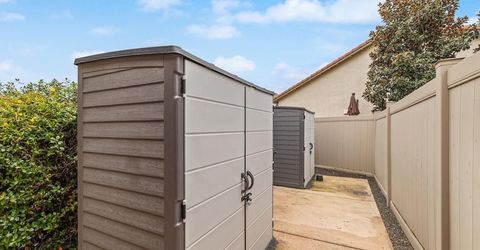 2498 Pepper Tree Ln, Manteca, CA 95336 Photo