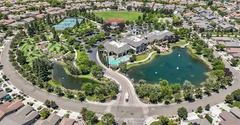 2498 Pepper Tree Ln, Manteca, CA 95336 Photo