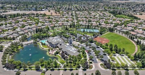 2498 Pepper Tree Ln, Manteca, CA 95336 Photo