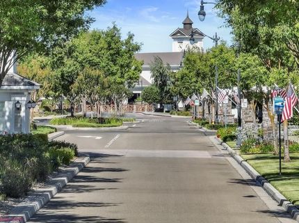 2498 Pepper Tree Ln, Manteca, CA 95336 Photo