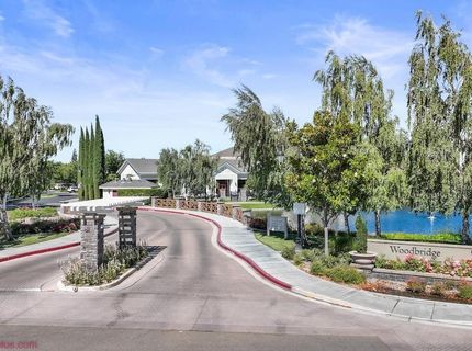 2498 Pepper Tree Ln, Manteca, CA 95336 Photo