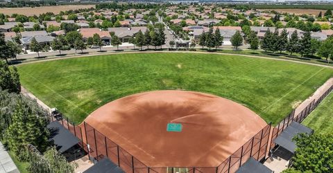 2498 Pepper Tree Ln, Manteca, CA 95336 Photo