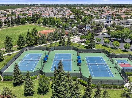 2498 Pepper Tree Ln, Manteca, CA 95336 Photo