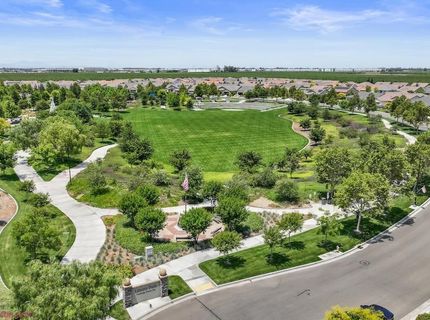 2498 Pepper Tree Ln, Manteca, CA 95336 Photo