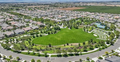 2498 Pepper Tree Ln, Manteca, CA 95336 Photo