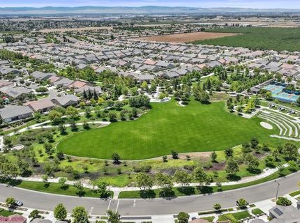 2498 Pepper Tree Ln, Manteca, CA 95336 Photo