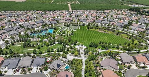 2498 Pepper Tree Ln, Manteca, CA 95336 Photo