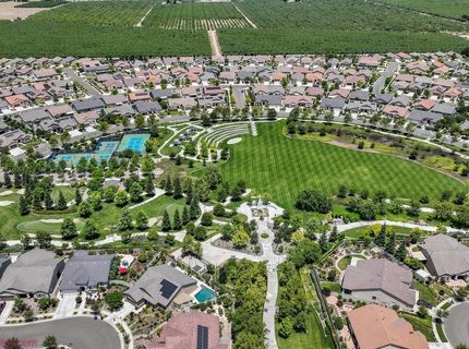 2498 Pepper Tree Ln, Manteca, CA 95336 Photo