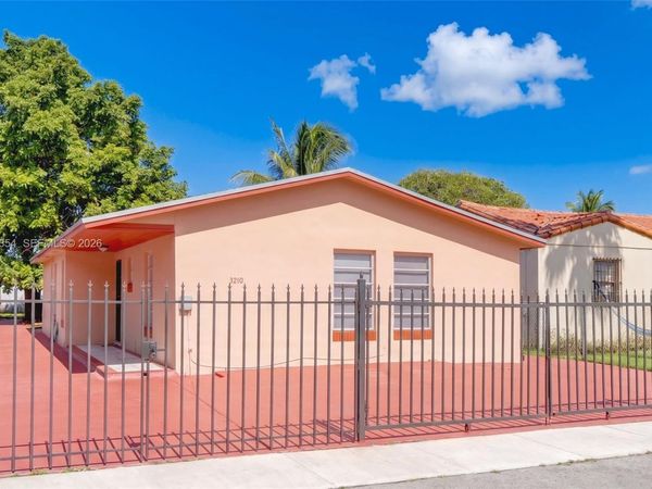 3210 NW 19th St , Miami, FL 33125