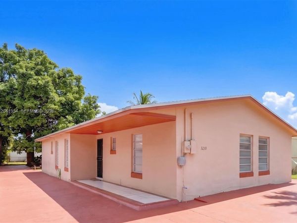 3210 NW 19th St , Miami, FL 33125