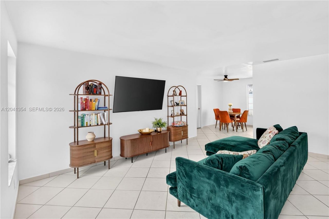 3210 NW 19th St , Miami, FL 33125 Photo