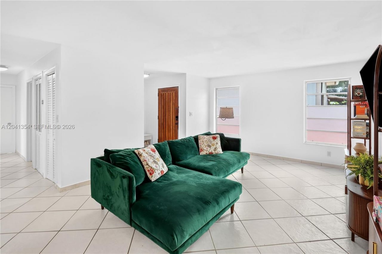 3210 NW 19th St , Miami, FL 33125 Photo
