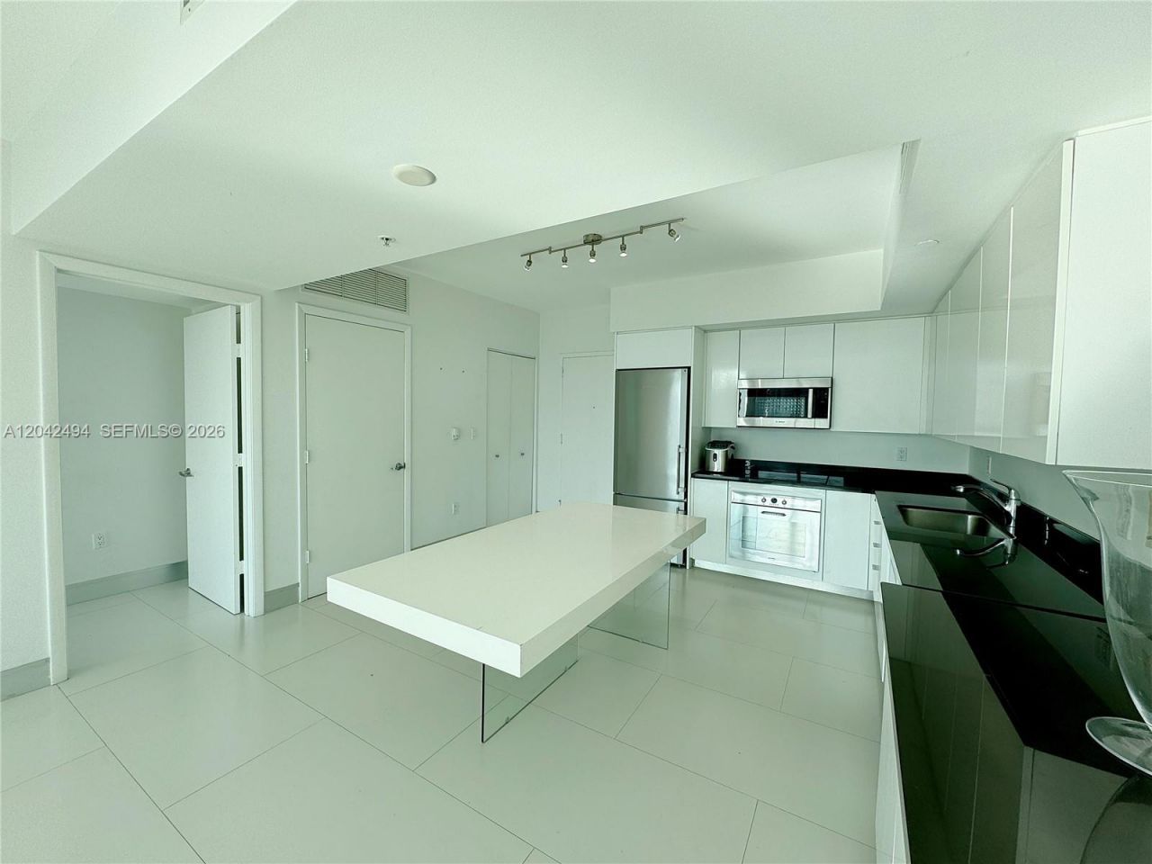 92 SW 3rd St , Unit 3912, Miami, FL 33130 Photo