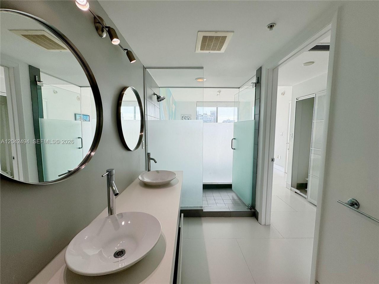 92 SW 3rd St , Unit 3912, Miami, FL 33130 Photo