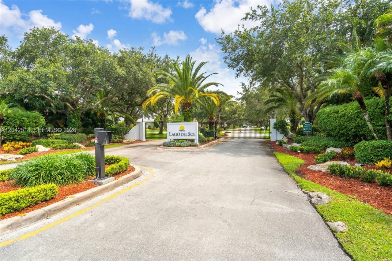 5703 Lago Del Sol Dr , Lake Worth, FL 33449 Photo