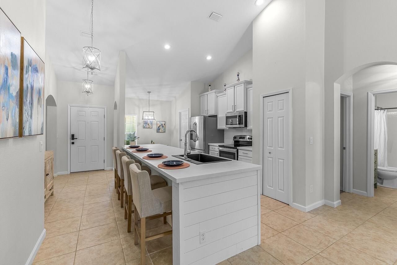 8110 Westfield Circle, Vero Beach, FL 32966 Photo