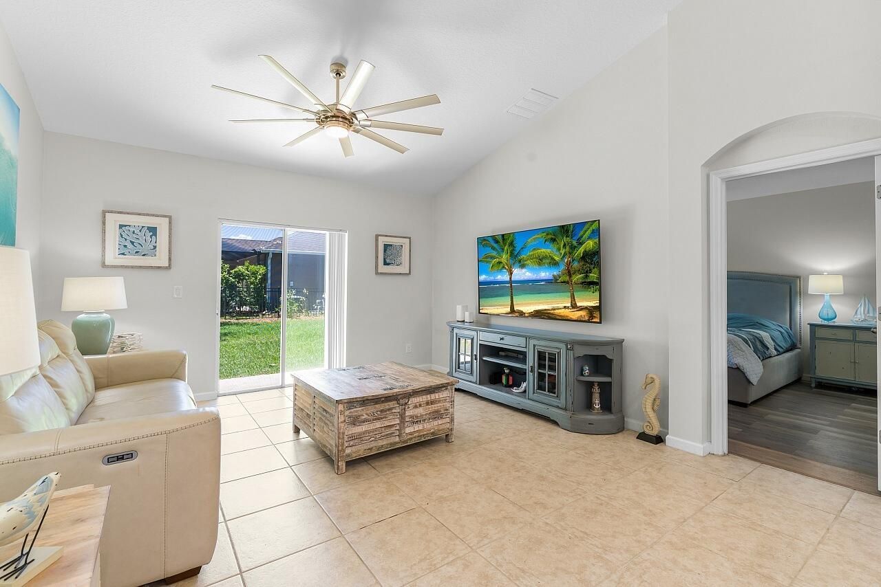 8110 Westfield Circle, Vero Beach, FL 32966 Photo