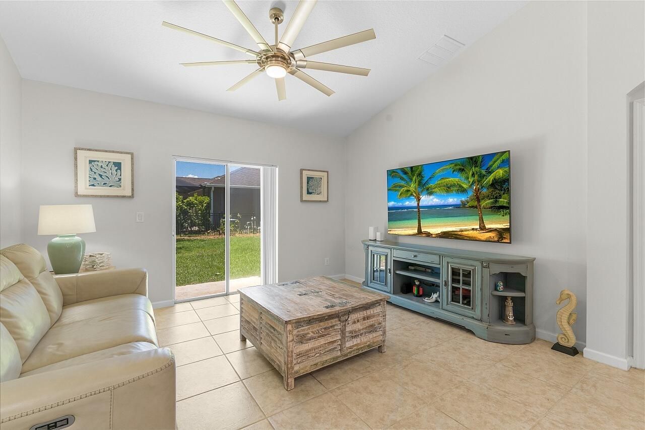 8110 Westfield Circle, Vero Beach, FL 32966 Photo