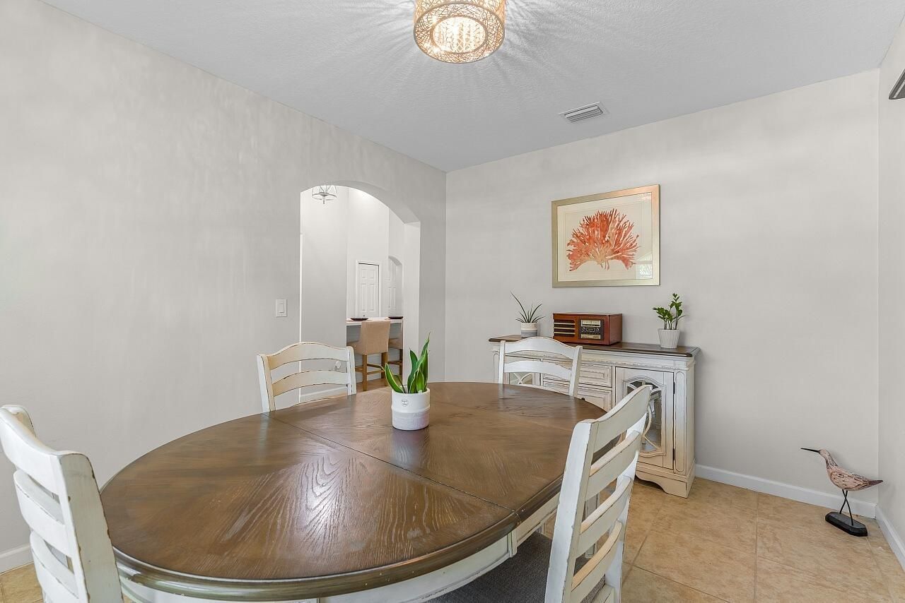 8110 Westfield Circle, Vero Beach, FL 32966 Photo