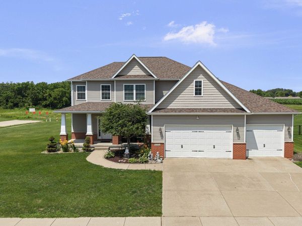 6104 Fillmore Street , Davenport, IA 52806