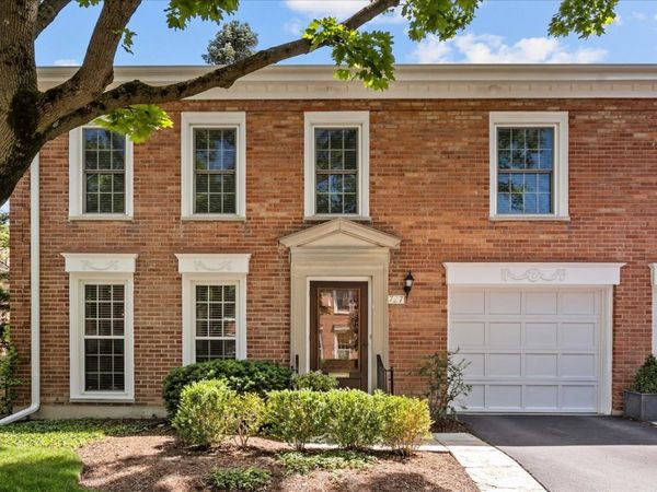 727 Raleigh Court , Northbrook, IL 60062