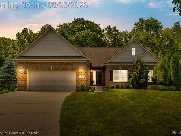27099 Celtic Drive, Flat Rock, MI 48134
