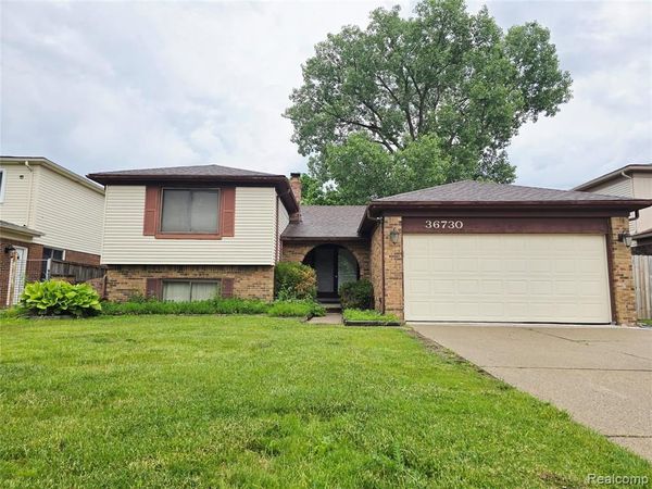 36730 Engleside Drive, Sterling Heights, MI 48310