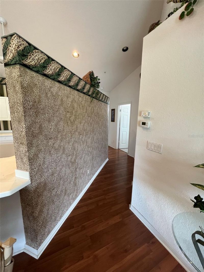 6632 Pineview Terrace, Unit 10-201, Bradenton, FL 34203 Photo