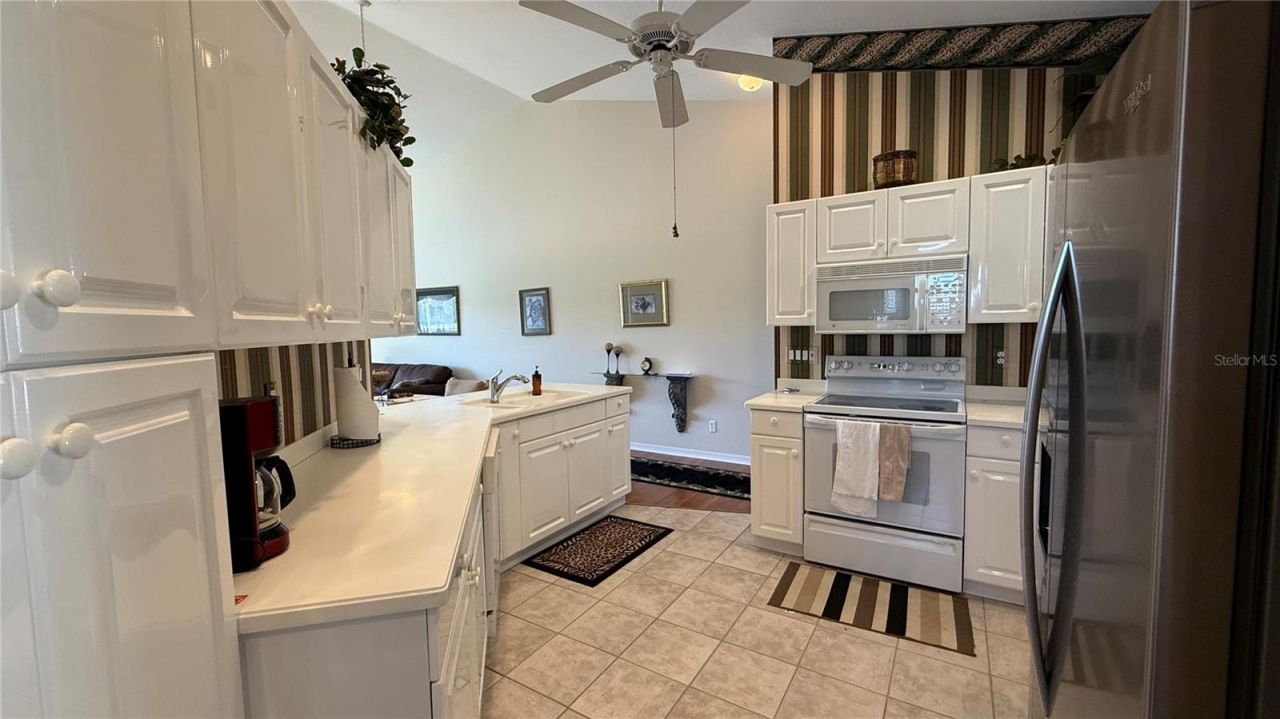 6632 Pineview Terrace, Unit 10-201, Bradenton, FL 34203 Photo
