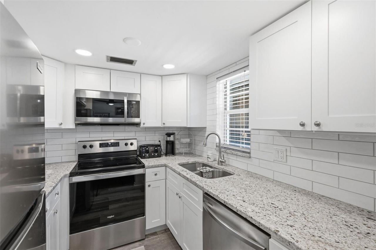 5245 Amulet Drive , Unit 306, New Port Richey, FL 34652 Photo