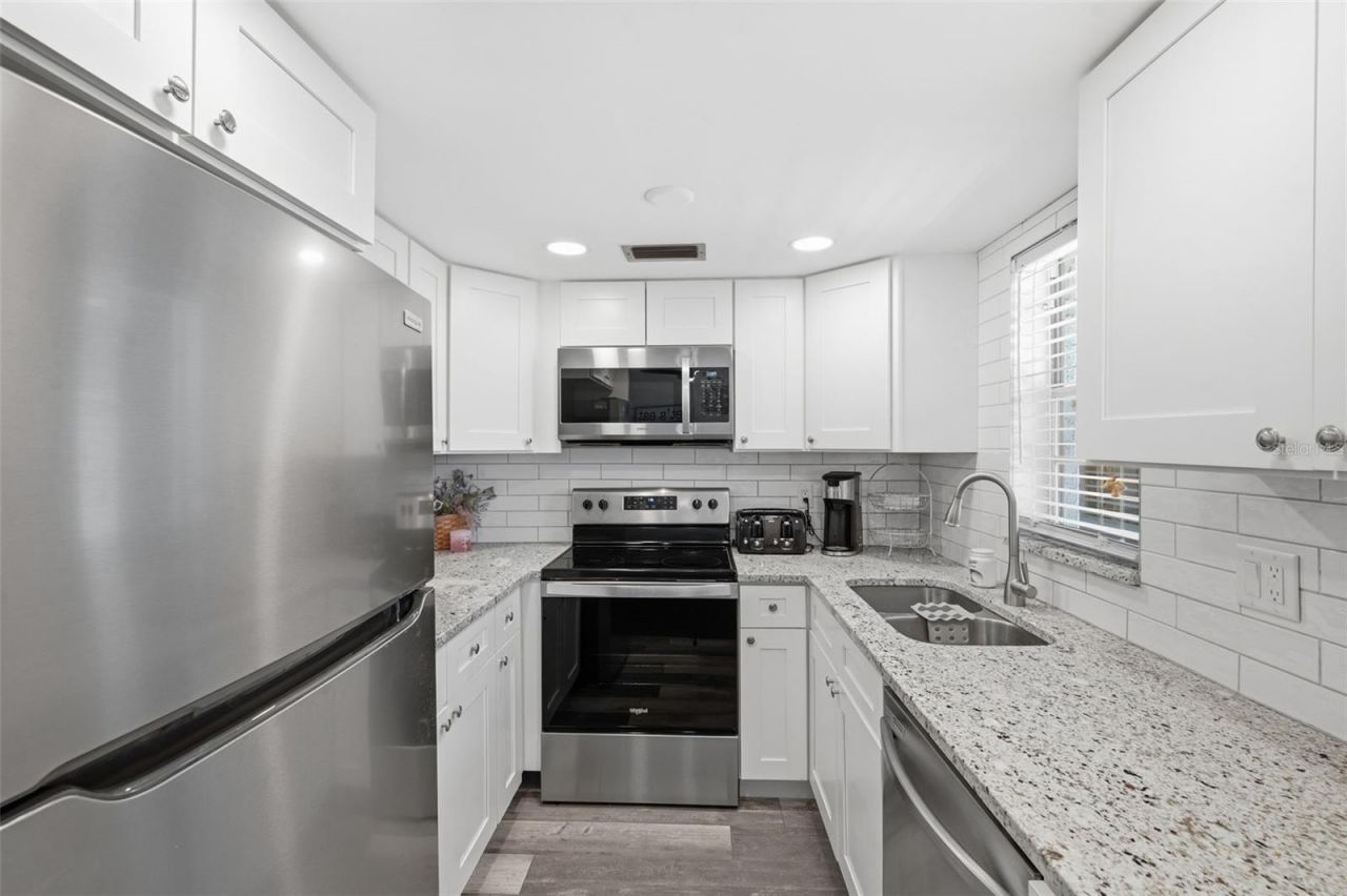 5245 Amulet Drive , Unit 306, New Port Richey, FL 34652 Photo