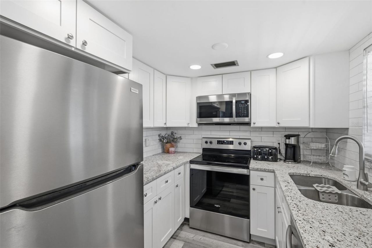 5245 Amulet Drive , Unit 306, New Port Richey, FL 34652 Photo