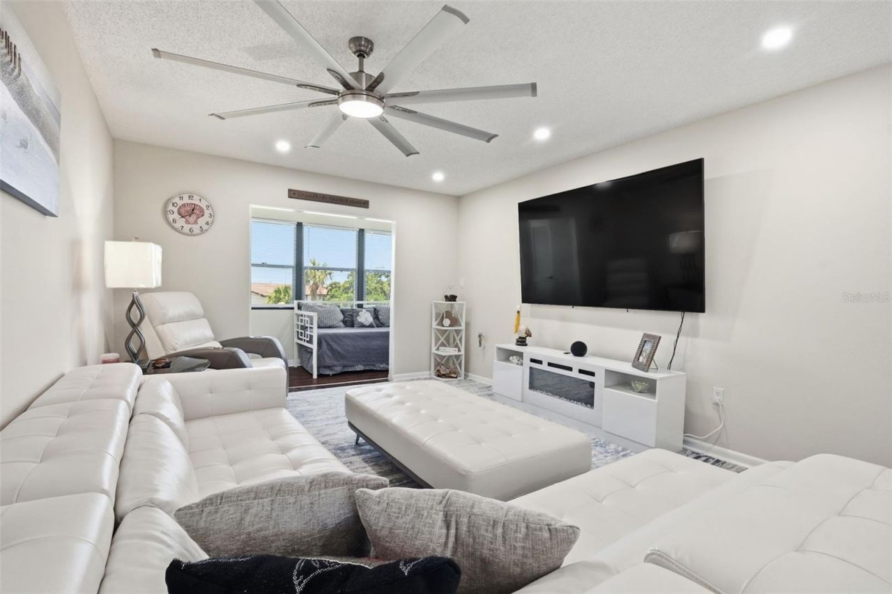 5245 Amulet Drive , Unit 306, New Port Richey, FL 34652 Photo