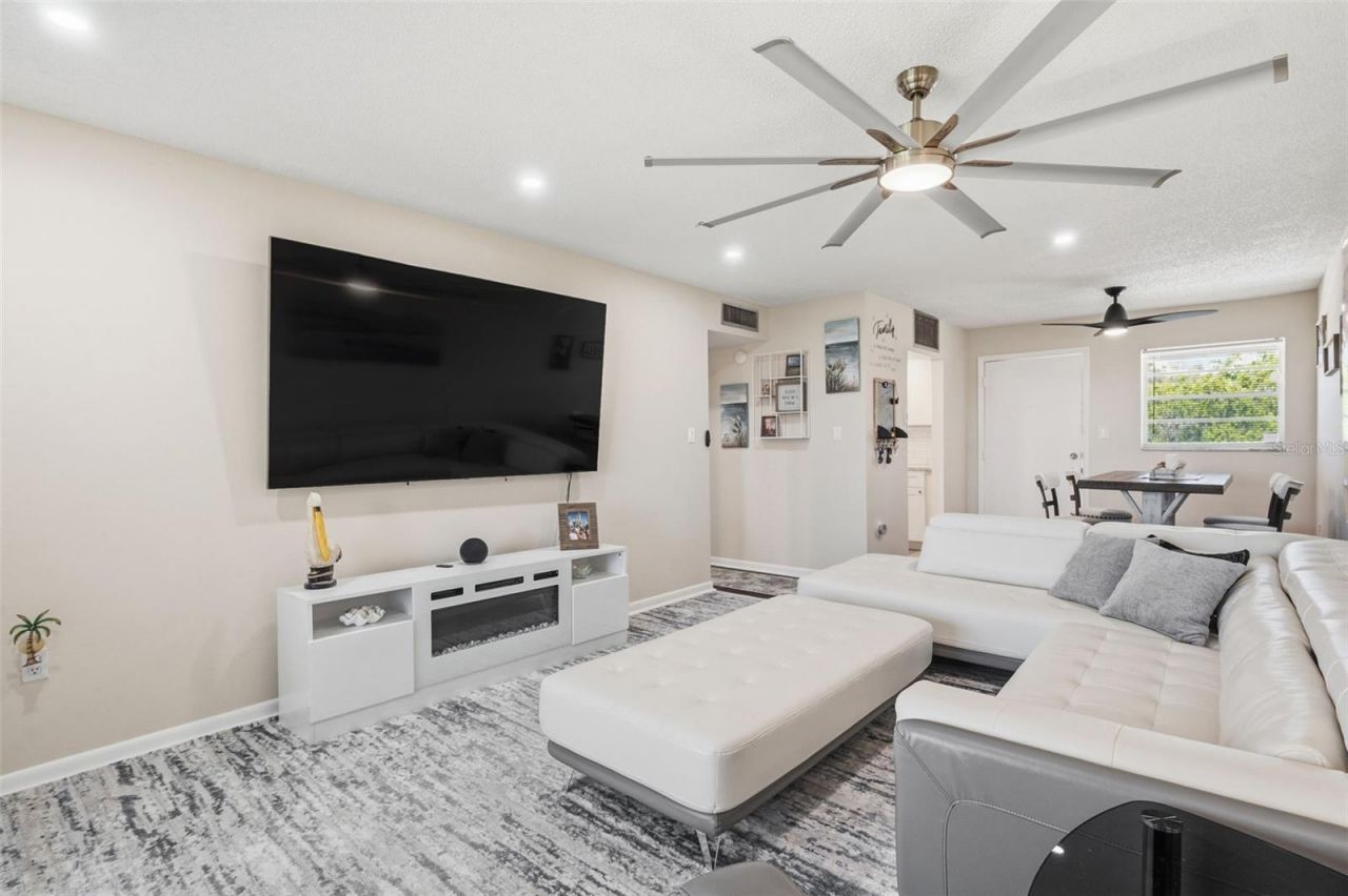 5245 Amulet Drive , Unit 306, New Port Richey, FL 34652 Photo