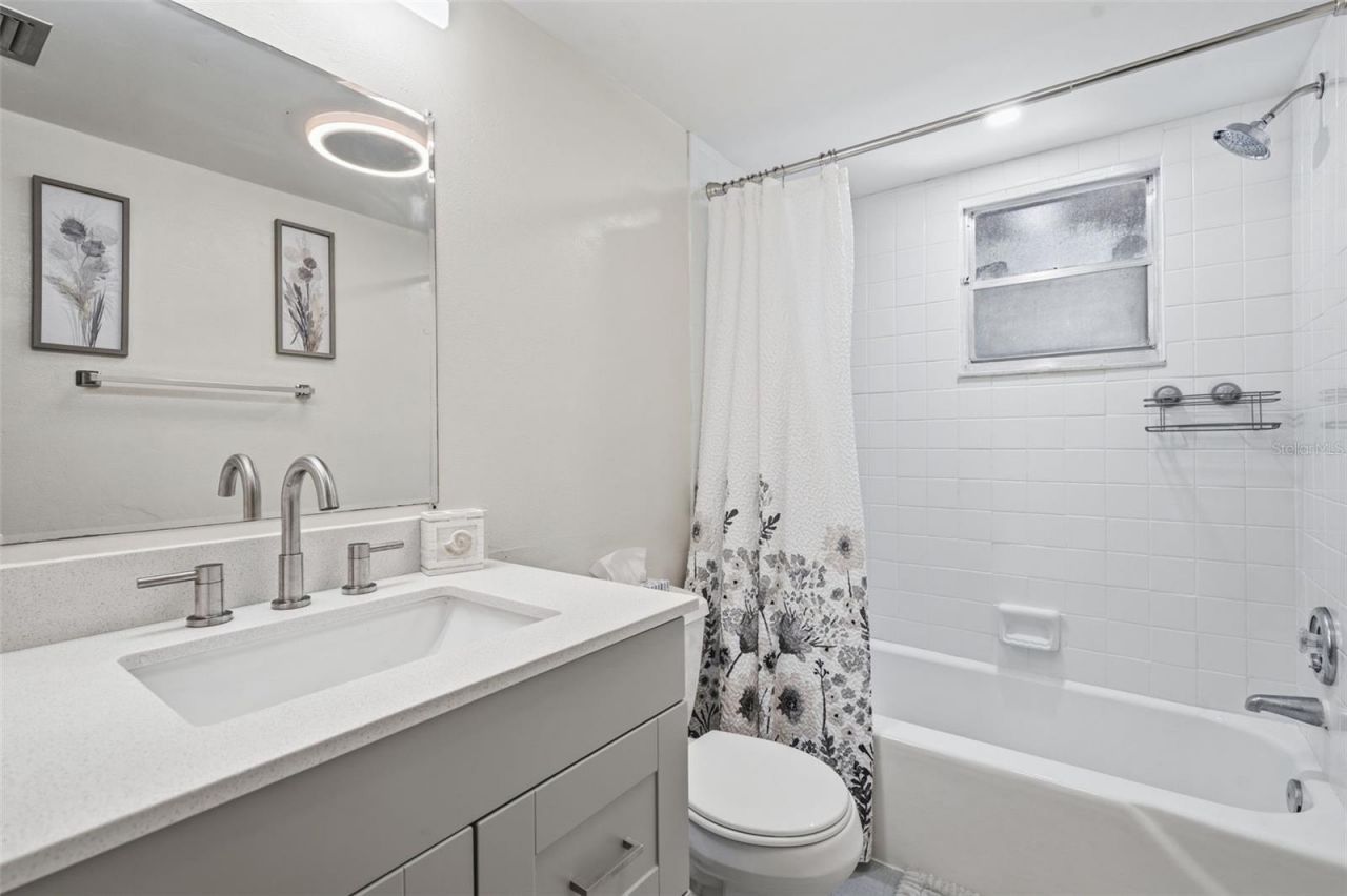 5245 Amulet Drive , Unit 306, New Port Richey, FL 34652 Photo