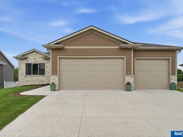 9221 Blacksmith Road, Lincoln, NE 68507