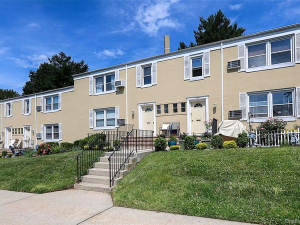 71-12 252nd Street, Unit 71B, Bellerose, NY 11426