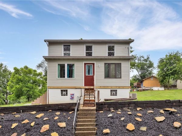 31 Penn, Manor, PA 15665