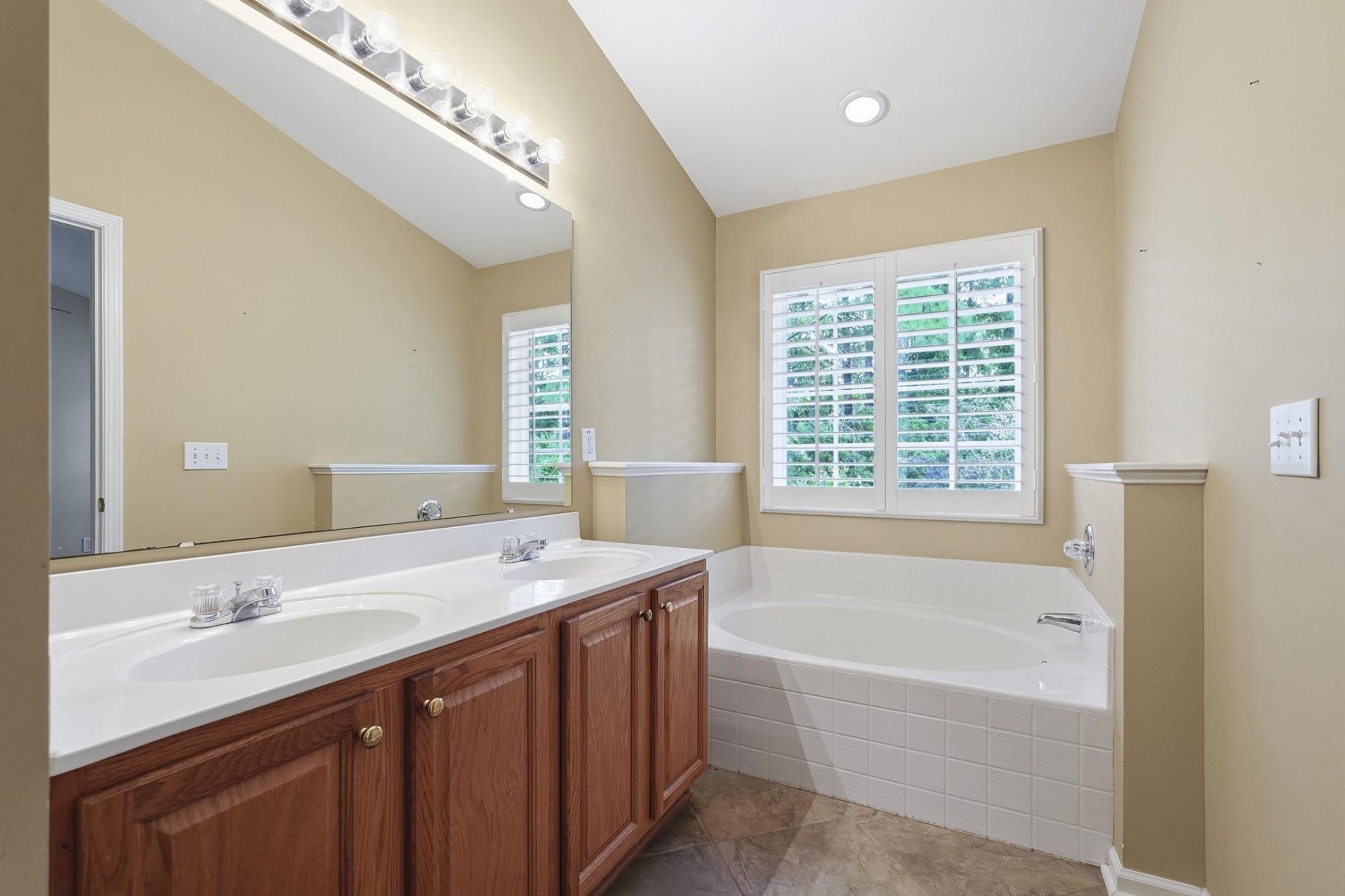 4544 Fringetree Dr. Photo 11