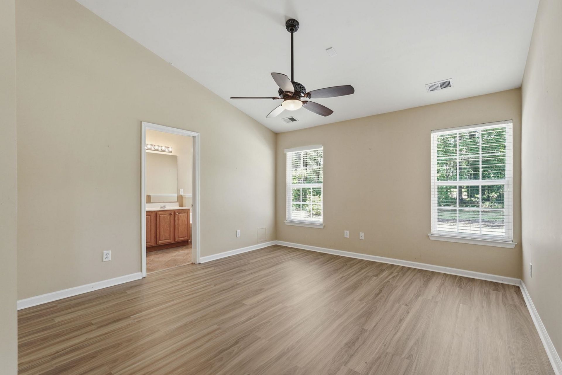 4544 Fringetree Dr. Photo 7