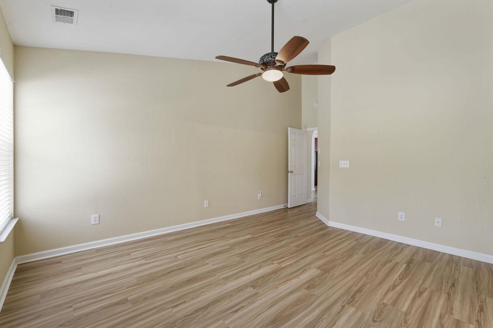 4544 Fringetree Dr. Photo 8