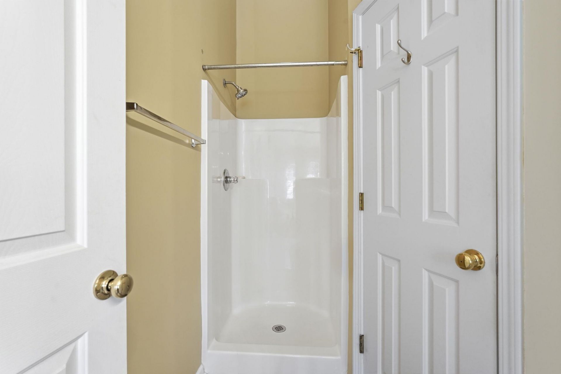 4544 Fringetree Dr. Photo 9