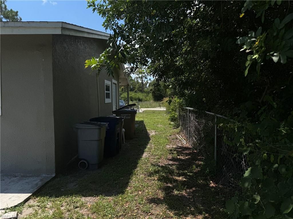 2199 Wyandotte Ave , Alva, FL 33920 Photo