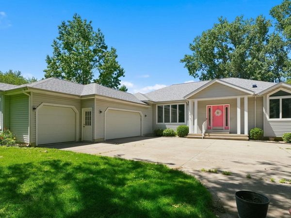1817 Deer Trail, Warsaw, IN 46580