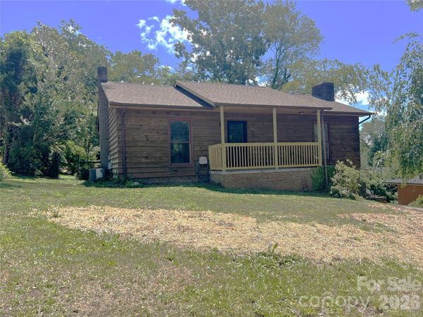 305 Forest Hill Street , Morganton, NC 28655
