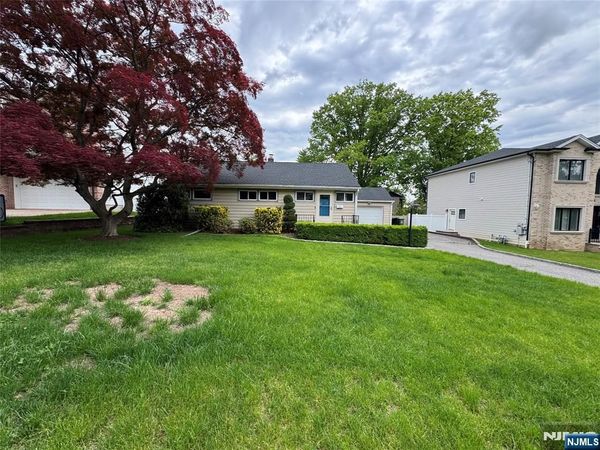 231 Hillside Avenue, PARAMUS, NJ 07652