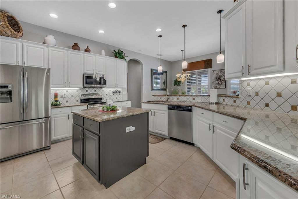 2111 Grove Dr , Naples, FL 34120 Photo