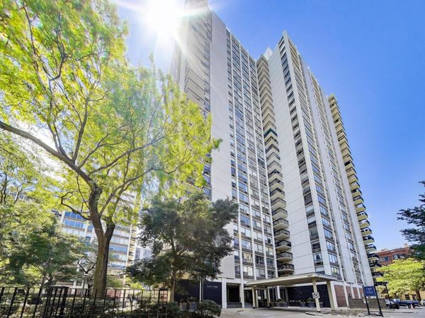 1460 N Sandburg Terrace , Unit 2809, Chicago, IL 60610