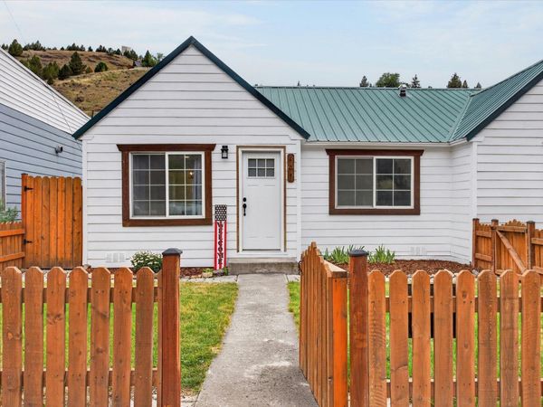 407 S Canyon Boulevard, John Day, OR 97845