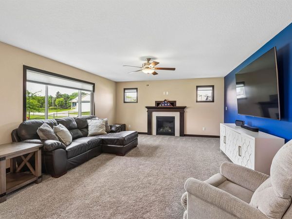 3435 E Herold Avenue, Des Moines, IA 50320
